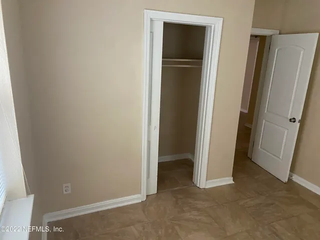 $1,200 | 2158 Spring Park Road, Jacksonville, FL 32207