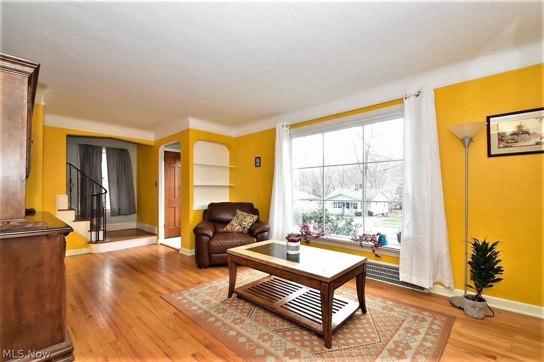 1600 Maplegrove Road Cleveland, OH 44121 - Photo 9 of 33