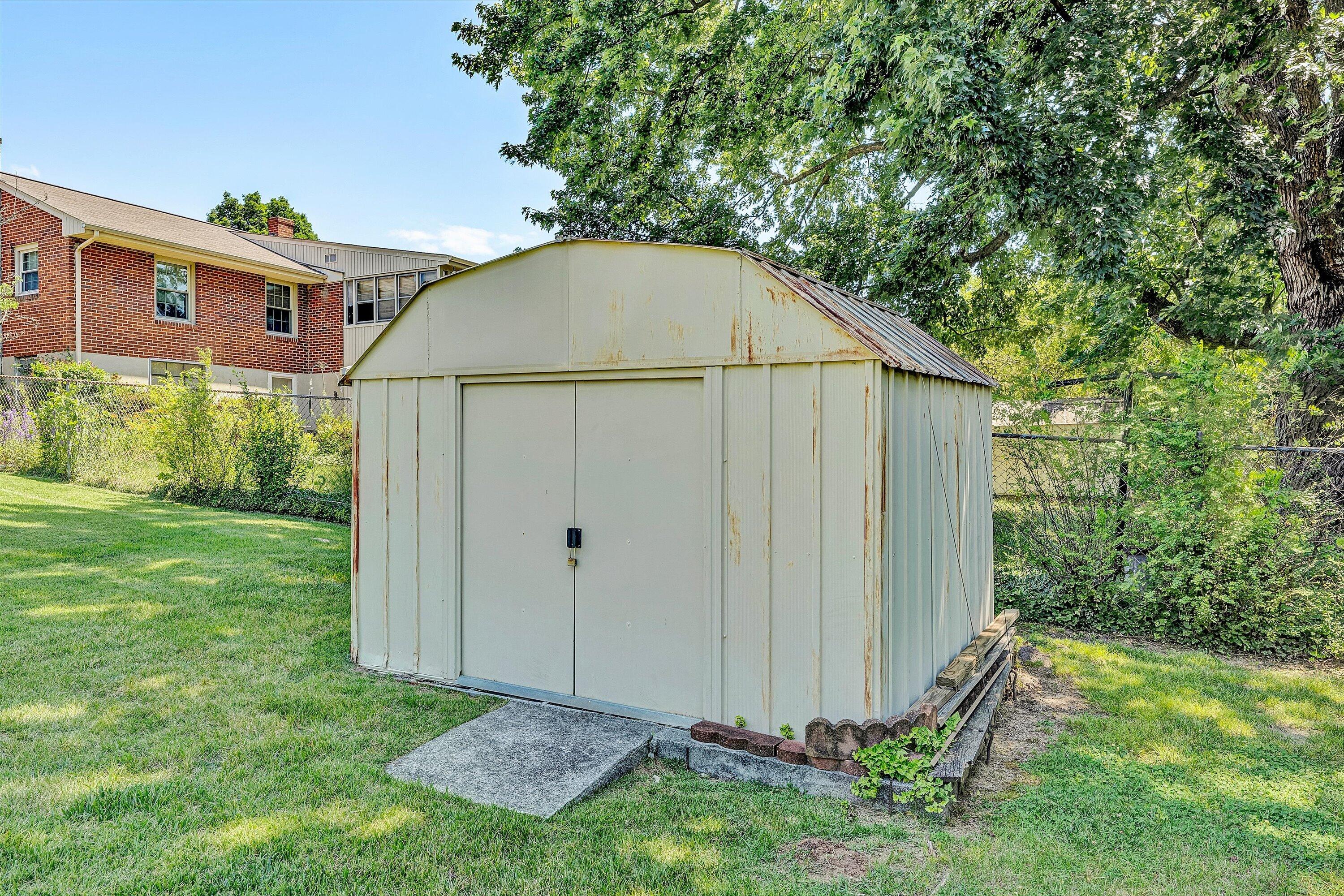 4928 Pomeroy Road Northwest Roanoke, VA 24017 - Photo 32 of 36 32-SGP-01981