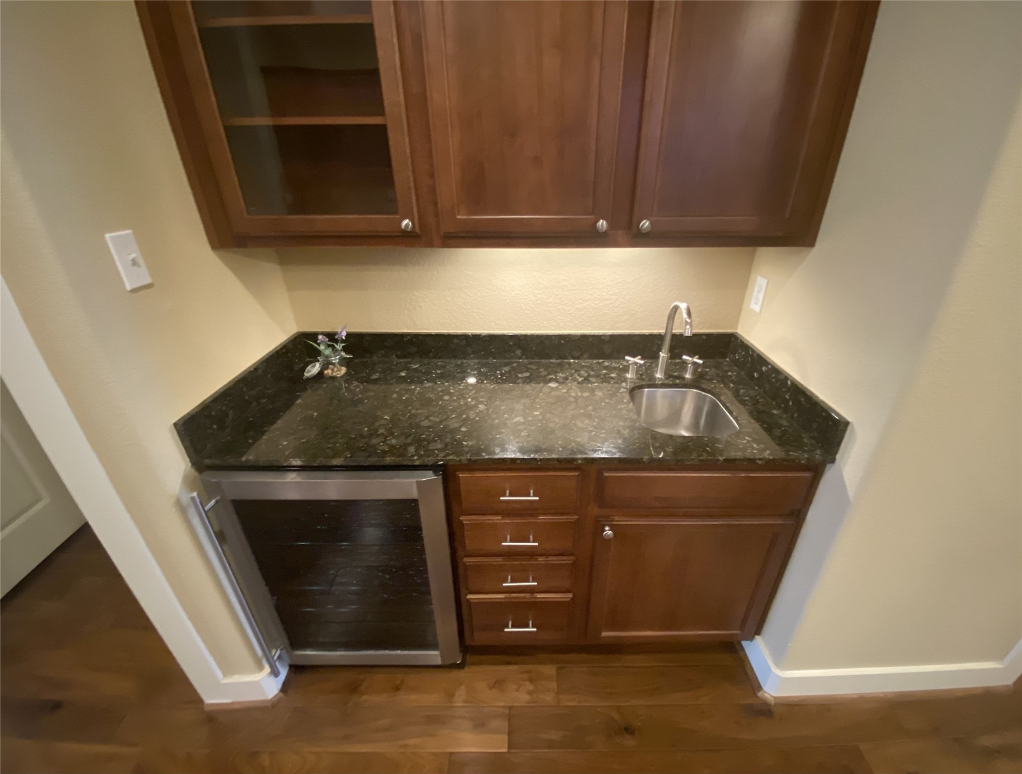 6057 Yale Street Houston, TX 77076 - Photo 15 of 49 a close view of oven and sink