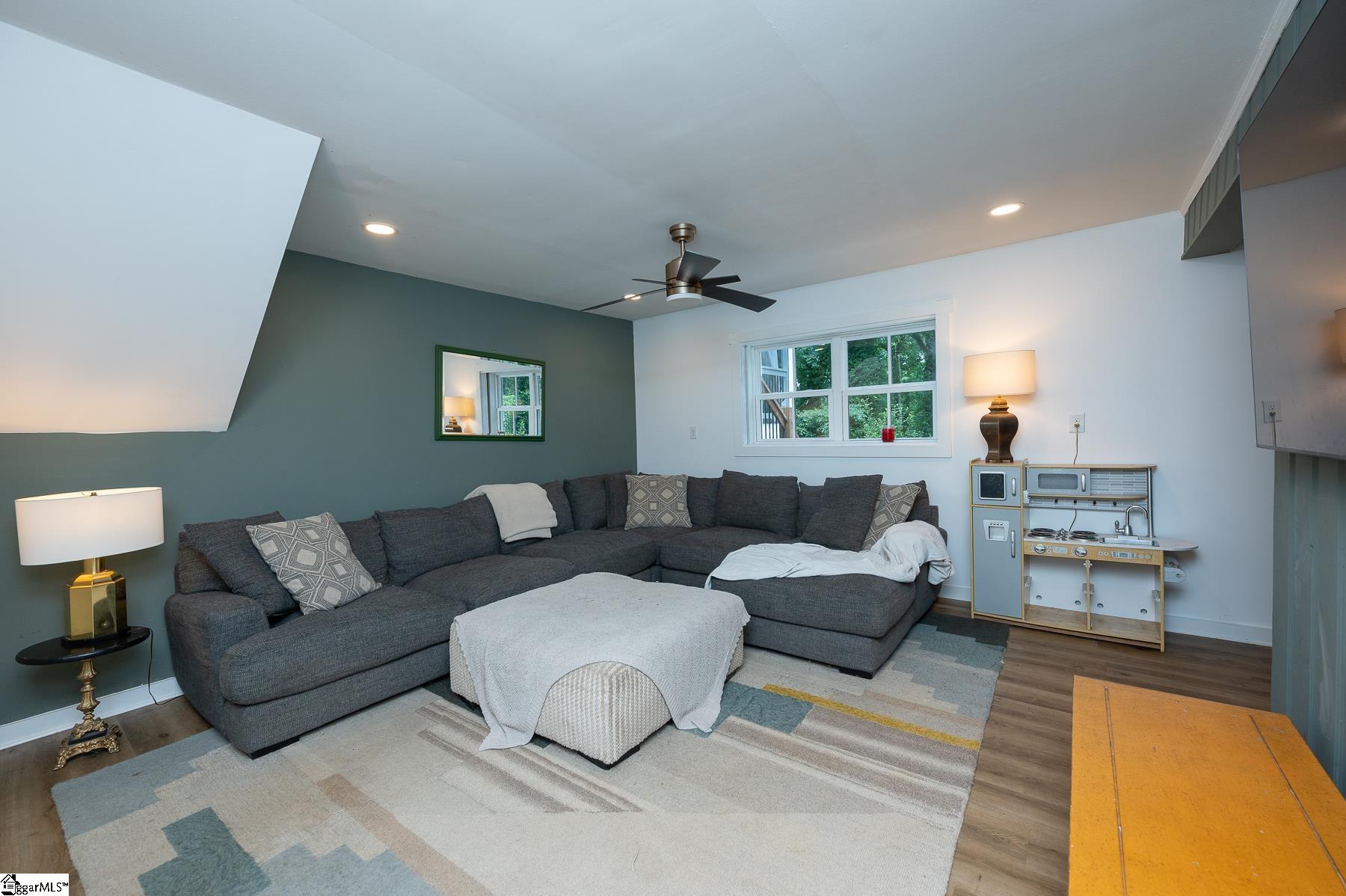 38 Nottingham Road Greenville, SC 29607 - Photo 24 of 37 Gallery Image 24