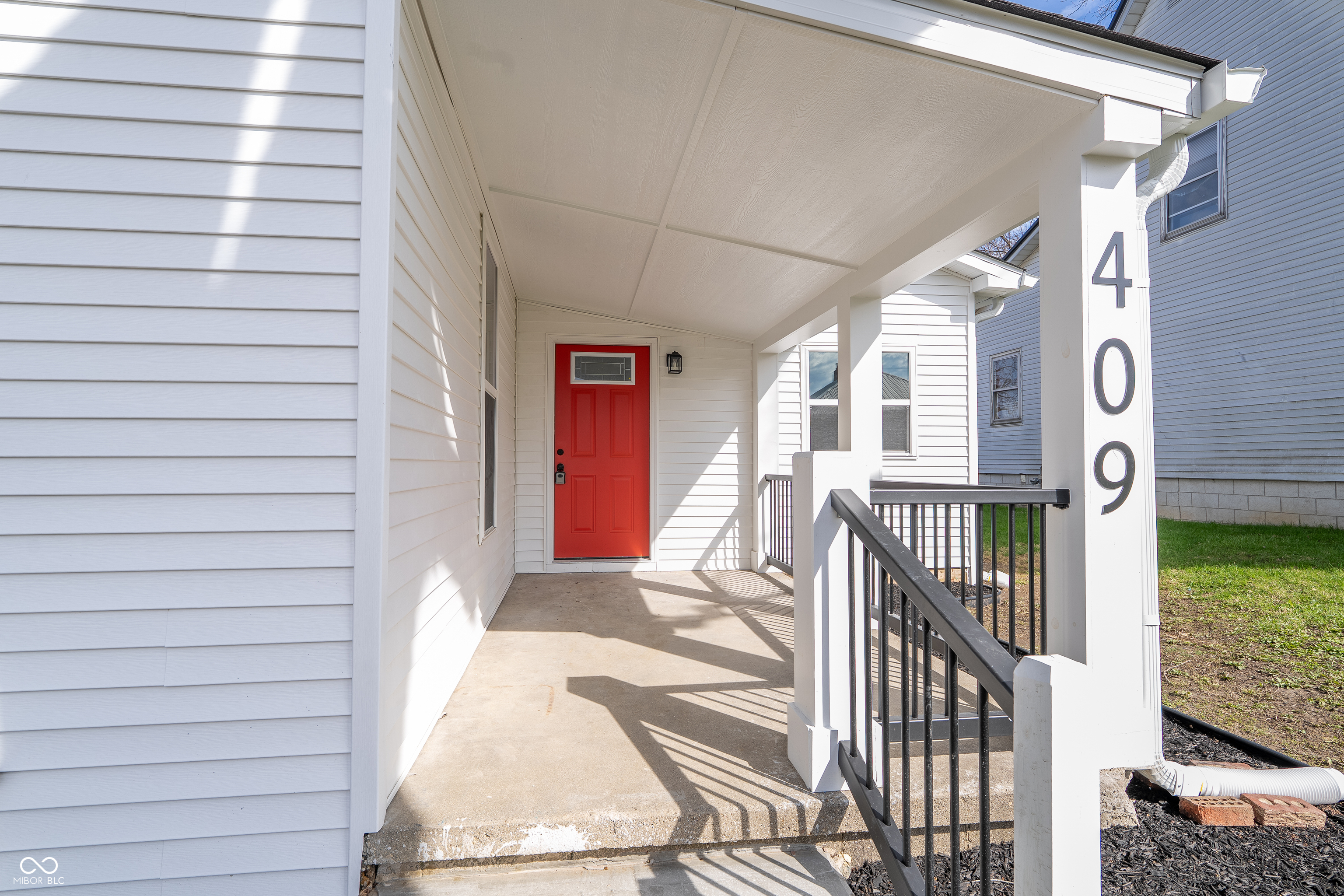 409 North Walnut Street Alexandria, IN 46001 - Photo 3 of 28