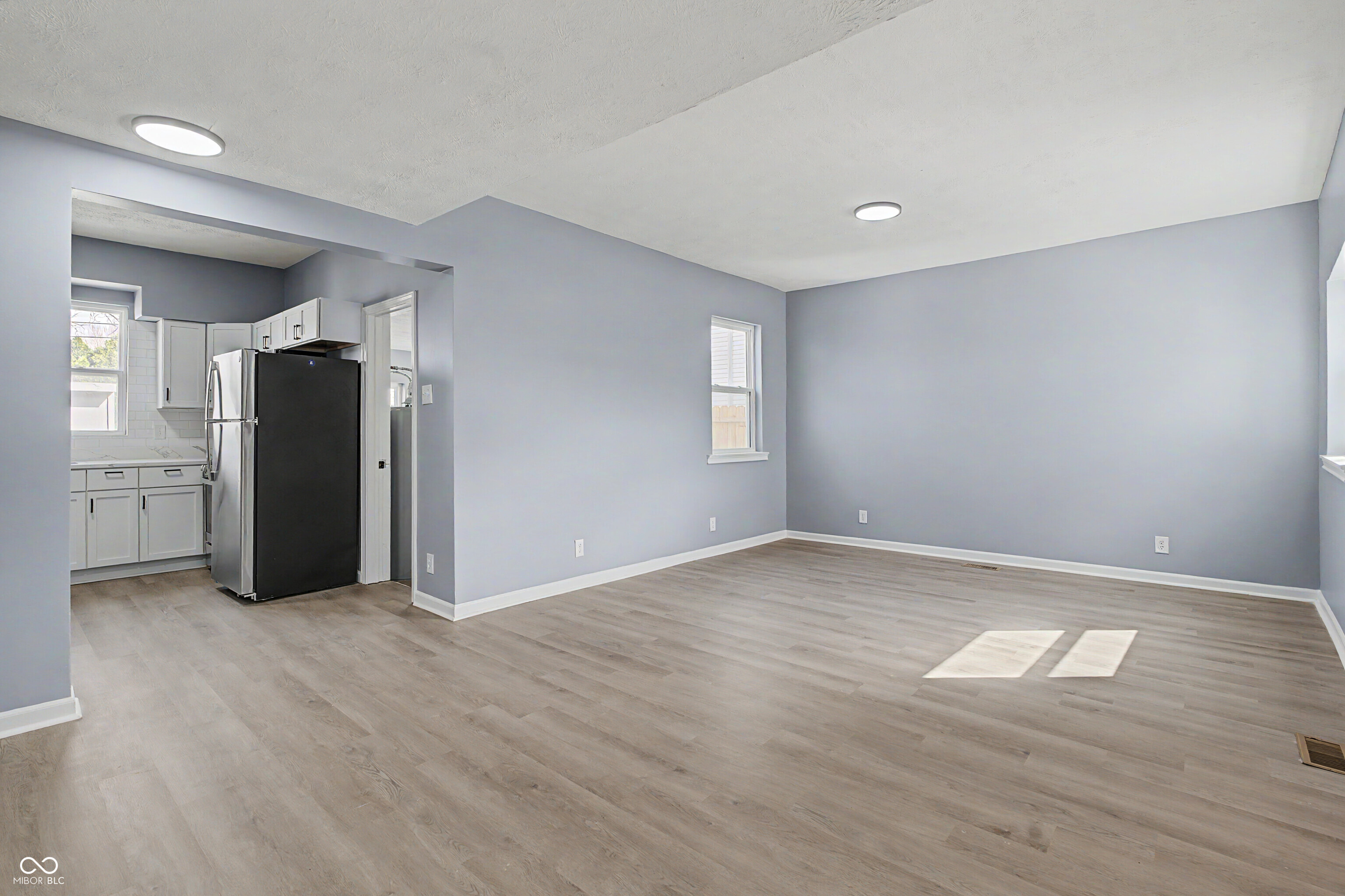 409 North Walnut Street Alexandria, IN 46001 - Photo 5 of 28