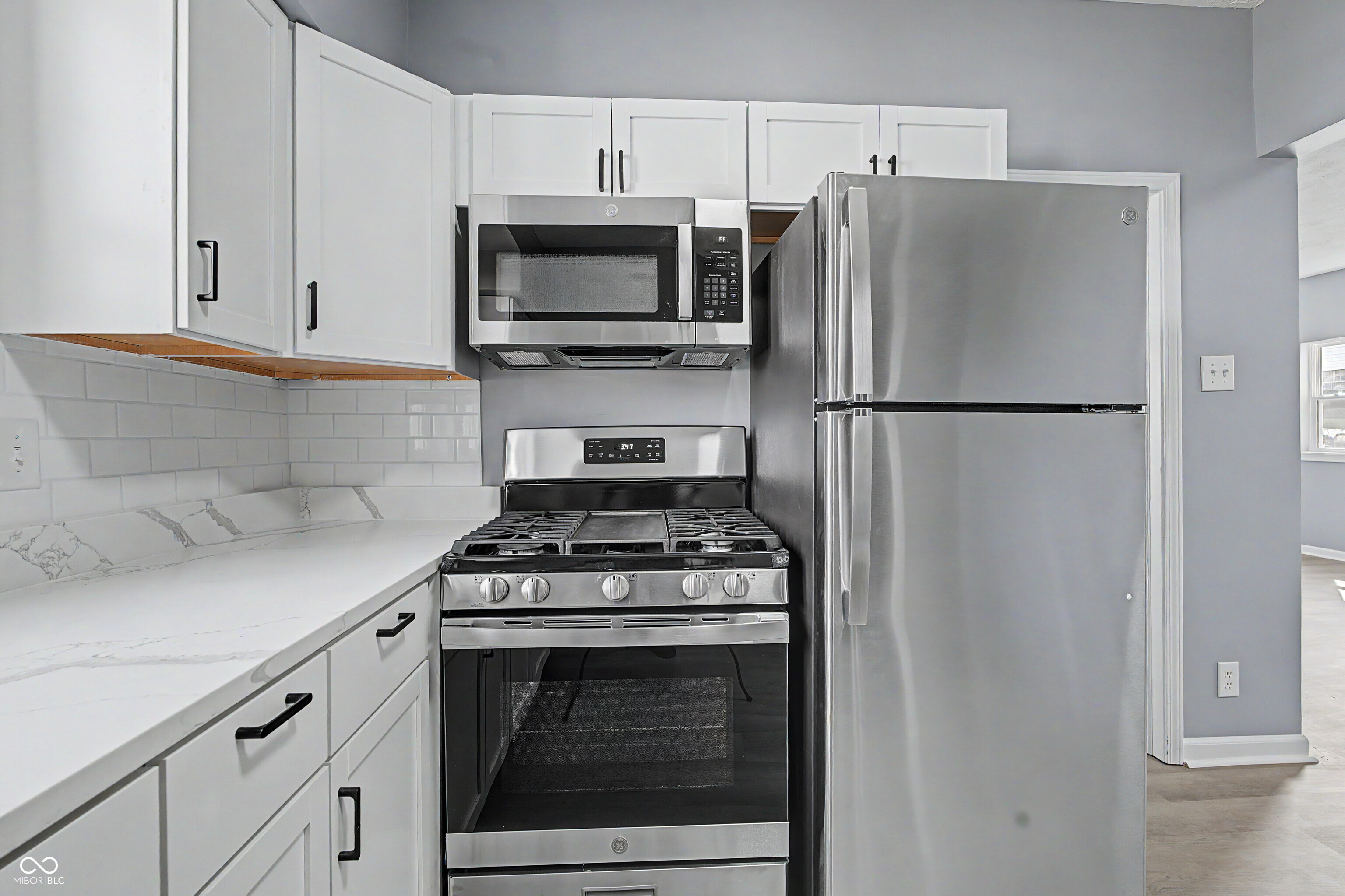 409 North Walnut Street Alexandria, IN 46001 - Photo 8 of 28