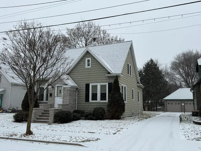 $210,000 | 124 East Randall Street, Shawano, WI 54166