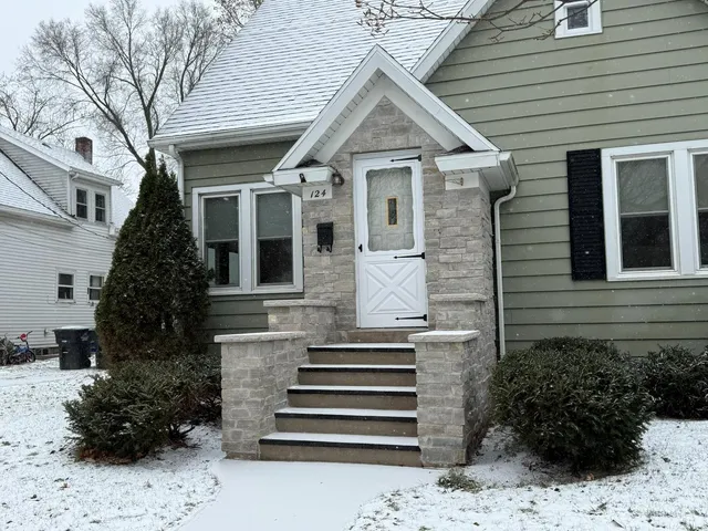 $210,000 | 124 East Randall Street, Shawano, WI 54166