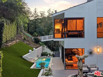 $2,629,000 | 2350 Benedict Canyon Drive, Beverly Hills, CA 90210