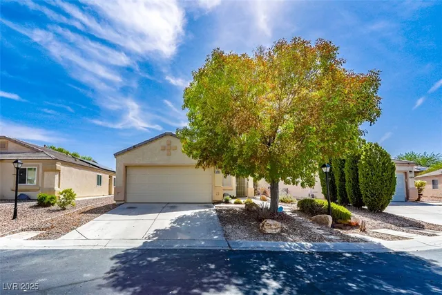 $1,890 | 6208 Grizzly Gorge Street, Las Vegas, NV 89130