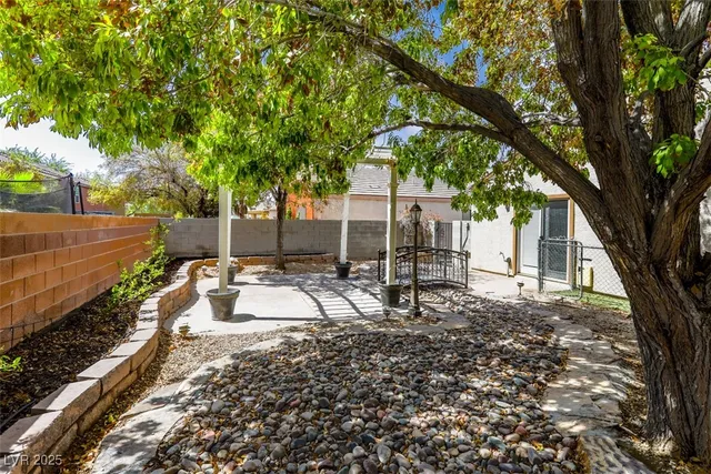 $1,890 | 6208 Grizzly Gorge Street, Las Vegas, NV 89130