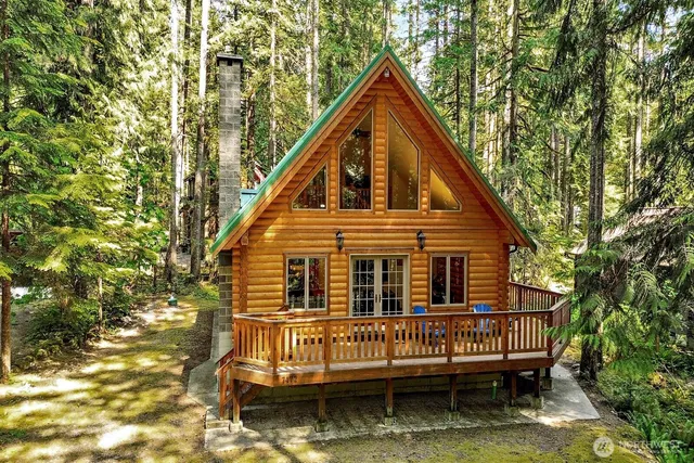 $695,000 | 7472 Glacier Springs Drive, Deming, WA 98244