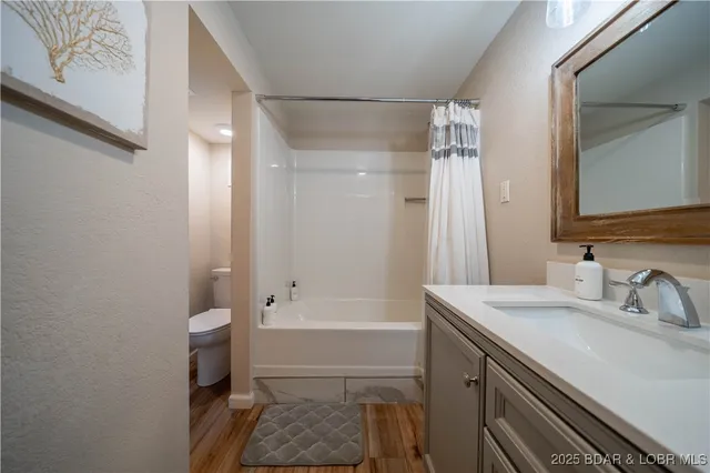 $1,800,000 | 394-406 Highly Drive, Sunrise Beach, MO 65079