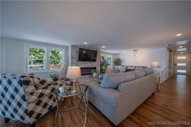 $1,800,000 | 394-406 Highly Drive, Sunrise Beach, MO 65079