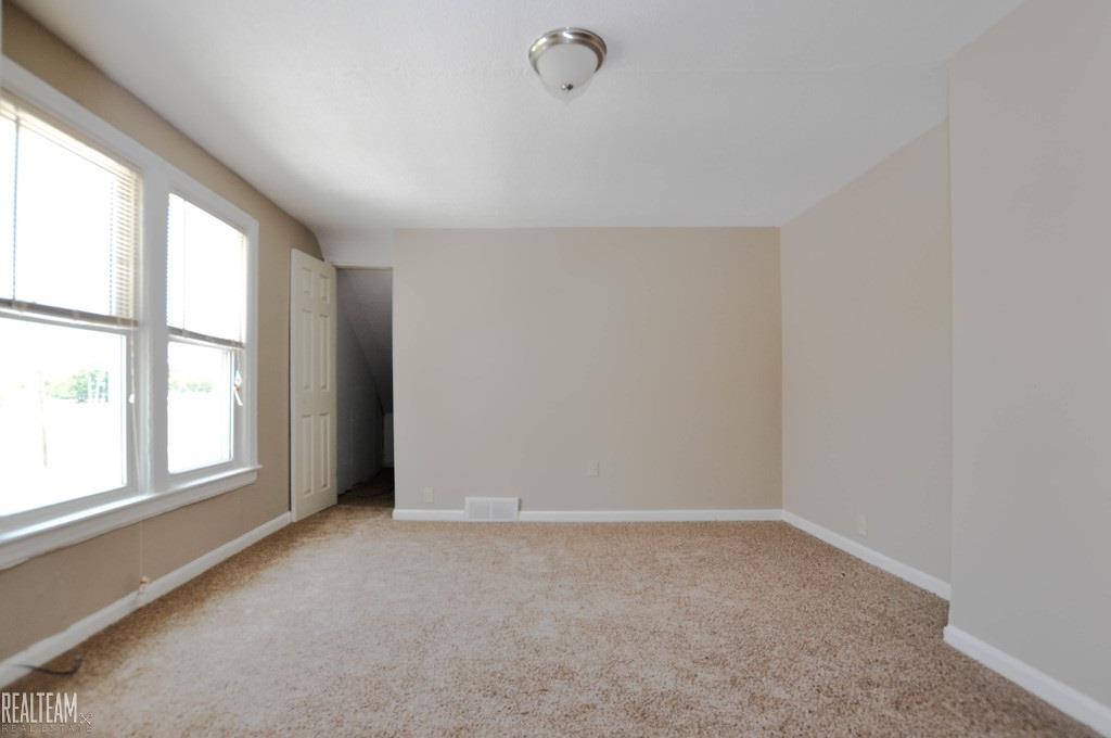 16258 Frazho Road Roseville, MI 48066 - Photo 19 of 28