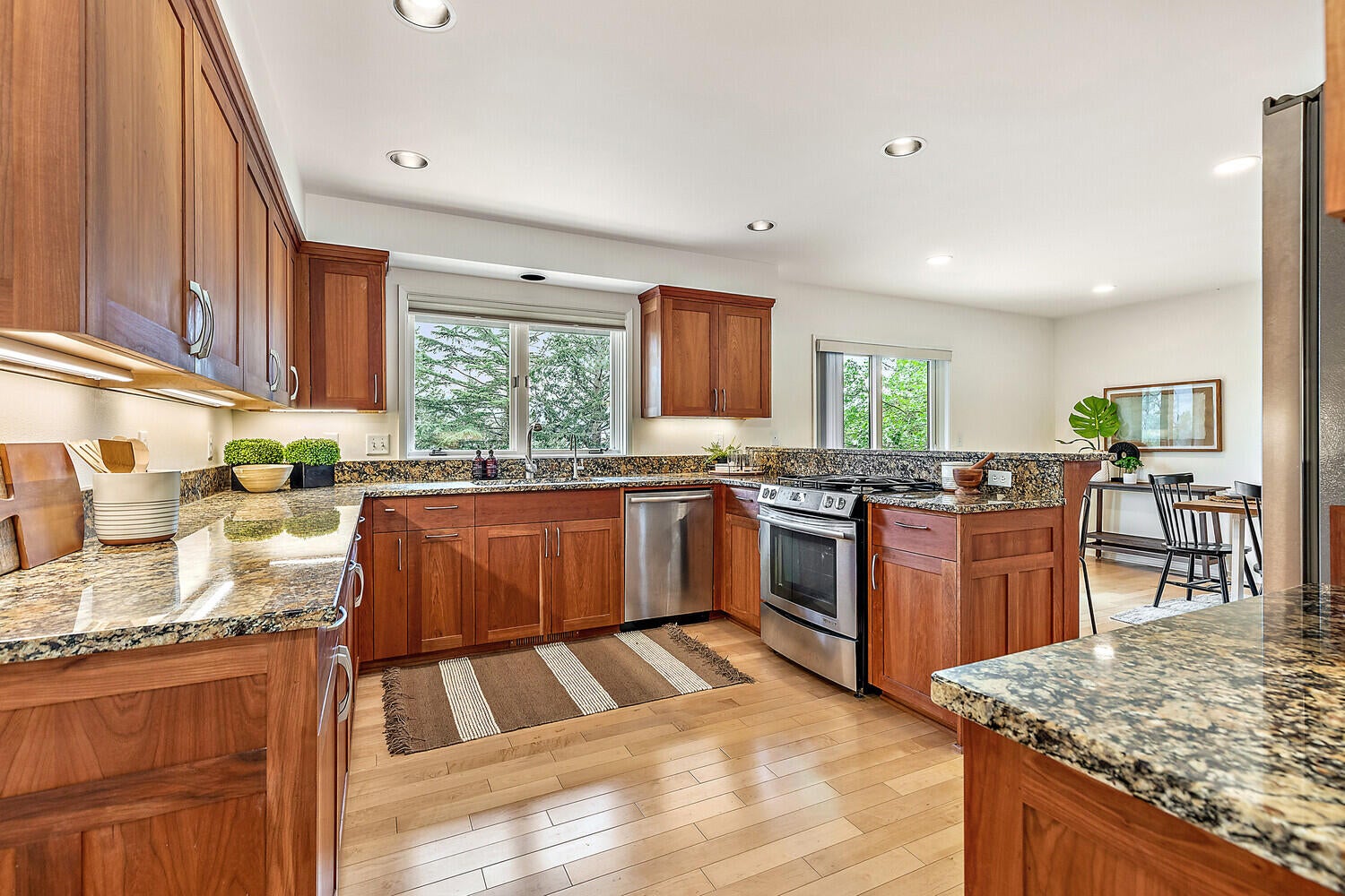 808 Palmer Road Ashland, OR 97520 - Photo 10 of 44 24_PR_24_mls