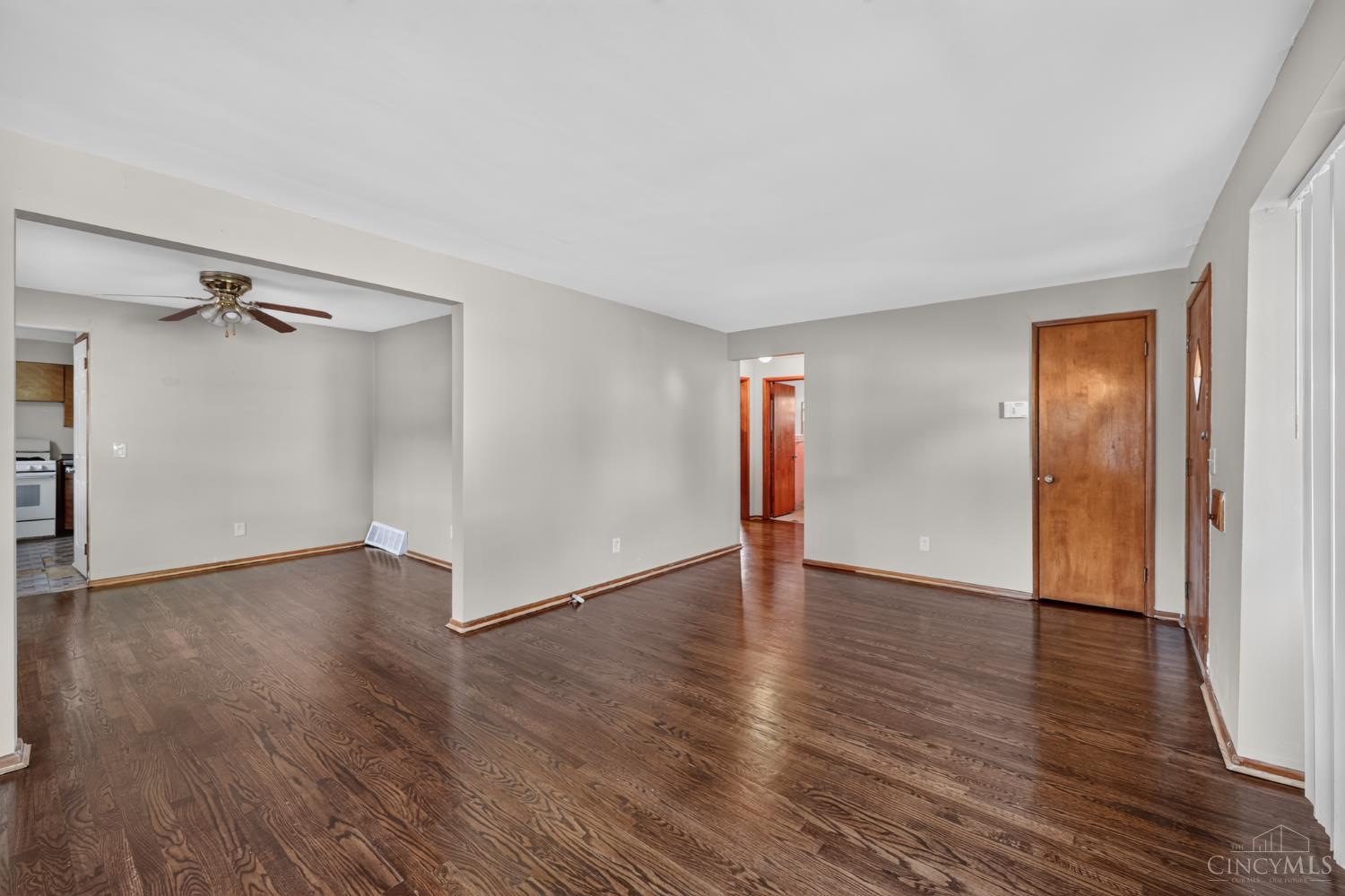 6633 Daly Road Cincinnati, OH 45224 - Photo 6 of 28