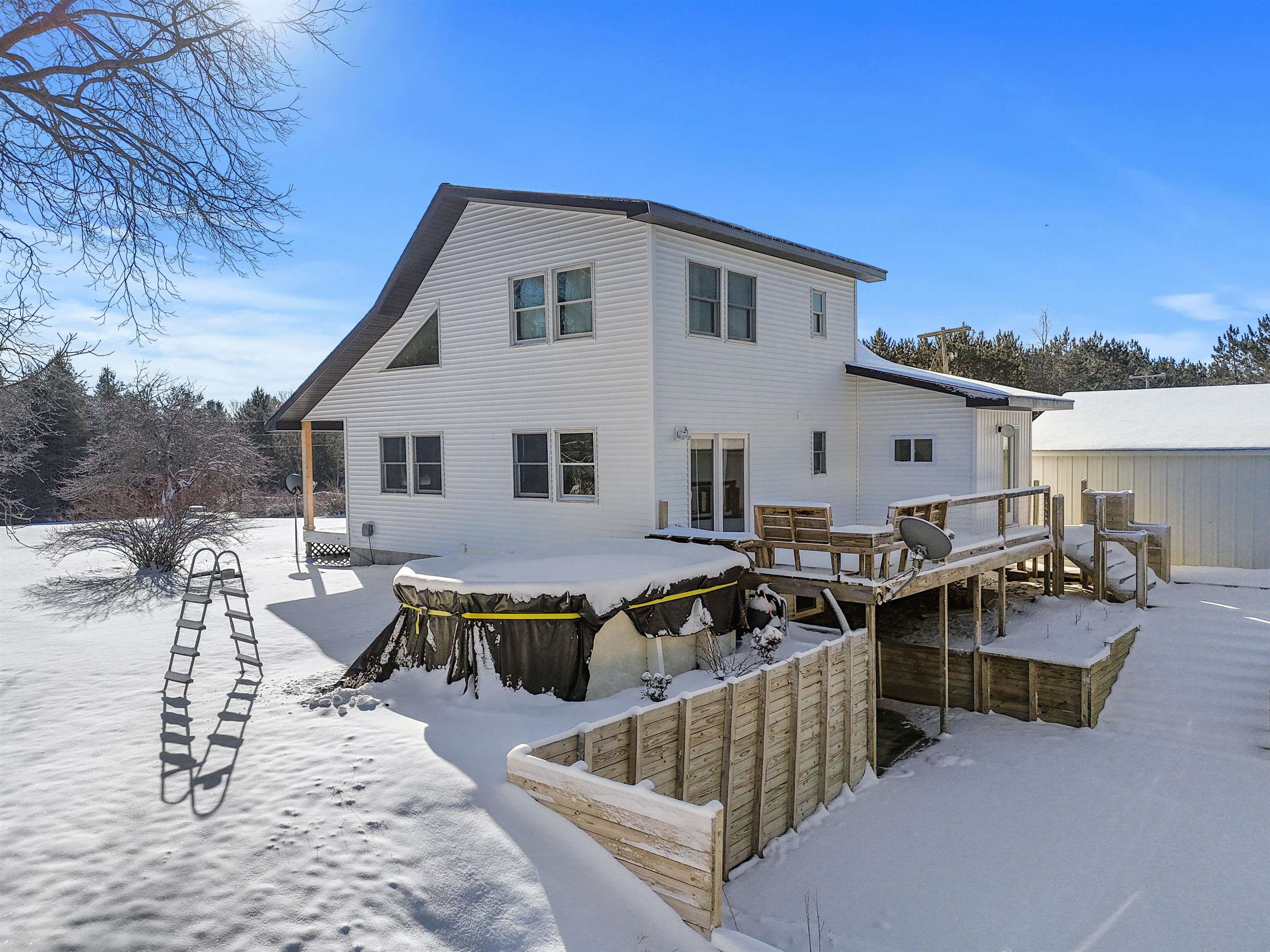 20 South 35 Road Cadillac, MI 49601 - Photo 5 of 47