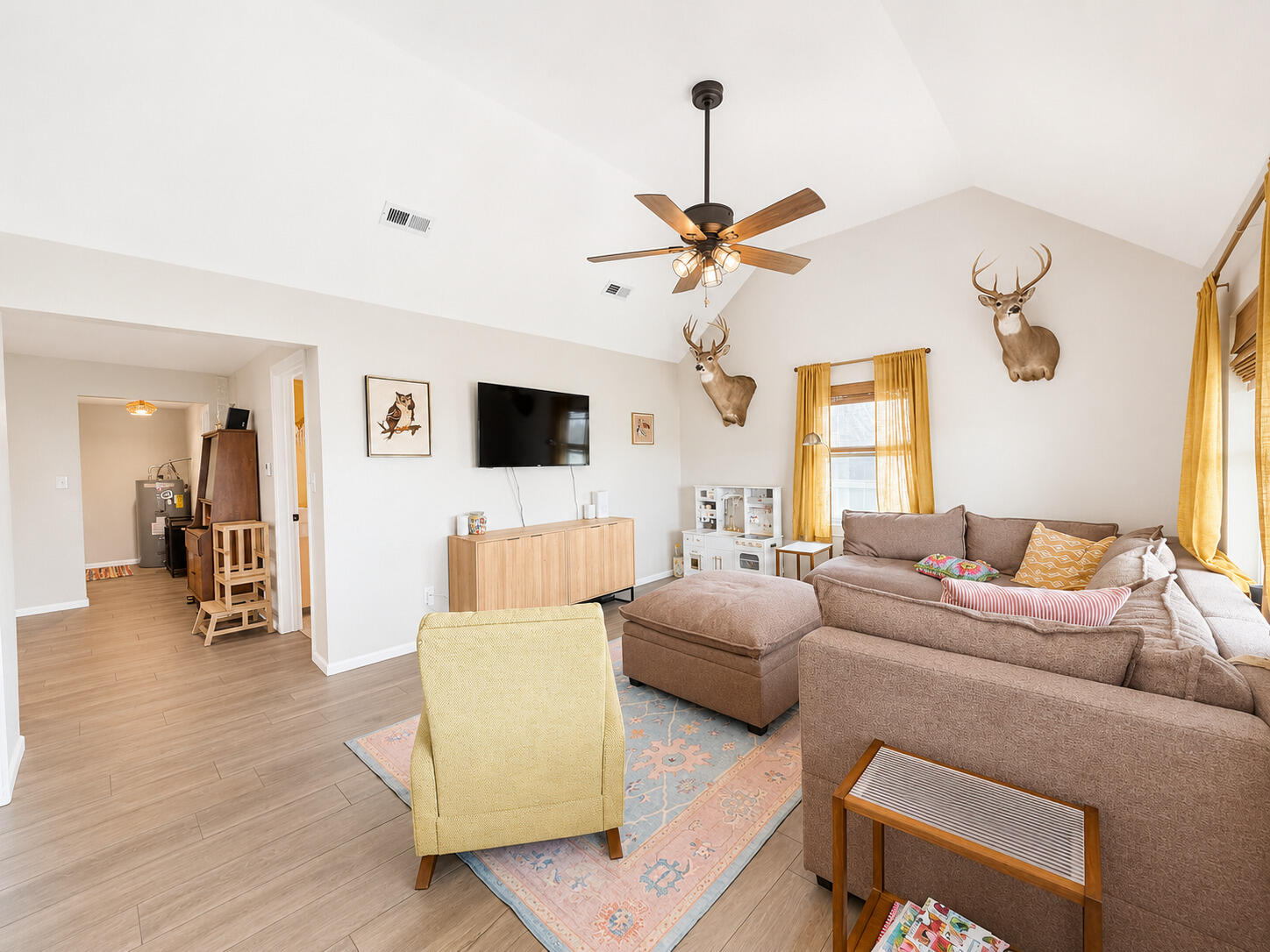 772 Plainview Road Anderson, MO 64831 - Photo 18 of 29 LivingRoom1