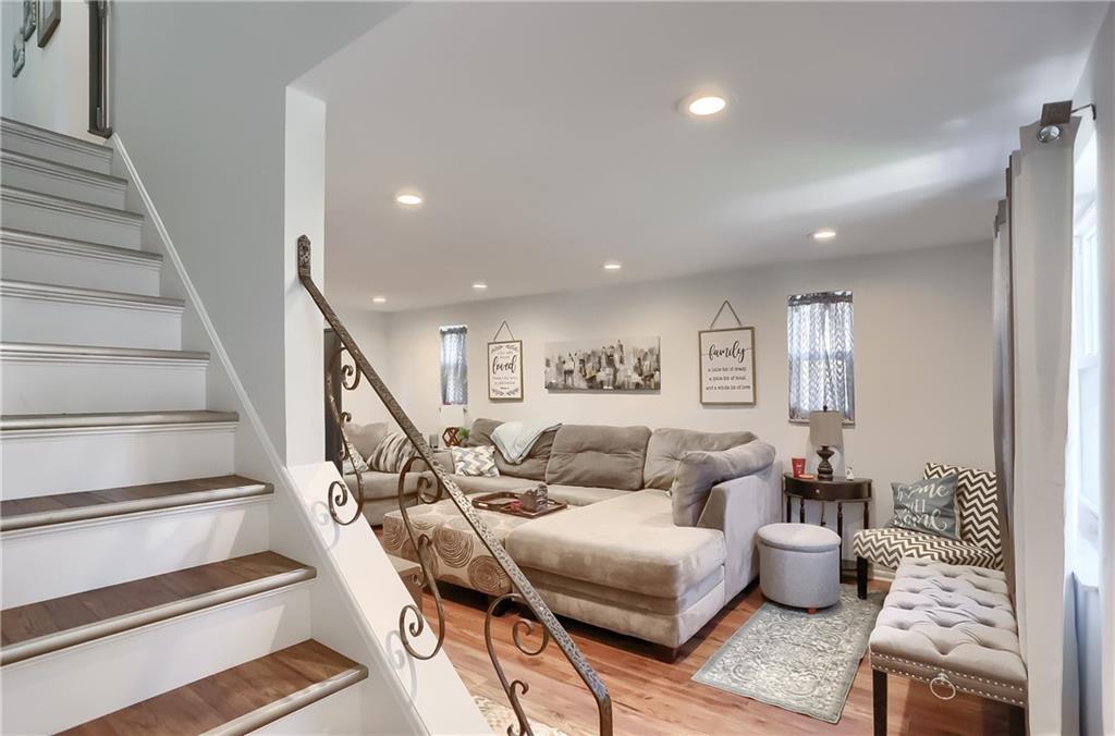 184 Poplar Ridge Road Pittsburgh, PA 15235 - Photo 4 of 14 Gallery Image 4