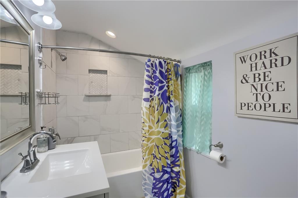184 Poplar Ridge Road Pittsburgh, PA 15235 - Photo 9 of 14 Gallery Image 9