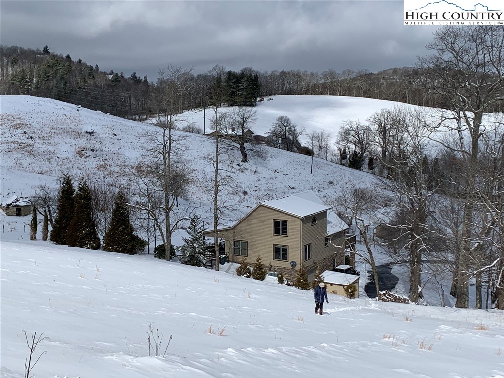 195 Omerta Lane Boone, NC 28607 - Photo 9 of 50 a view of a town with mountains