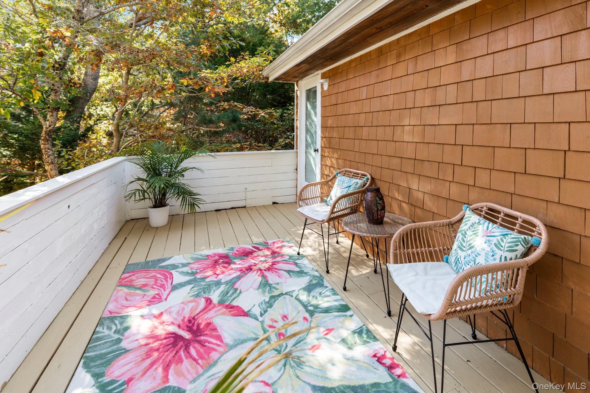 20 Norfolk Drive Springs, NY 11937 - Photo 9 of 23 a backyard of a house with seating space