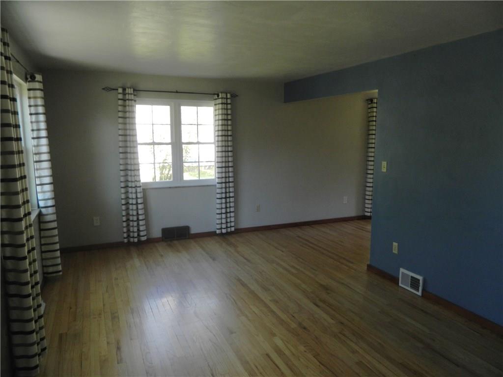132 Hillendale Road Pittsburgh, PA 15237 - Photo 6 of 19