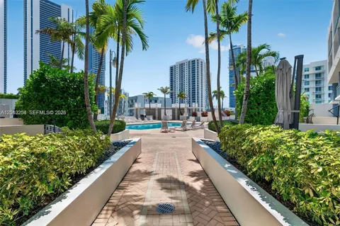 $315,000 | 350 Northeast 24th Street, Unit 814, Miami, FL 33137