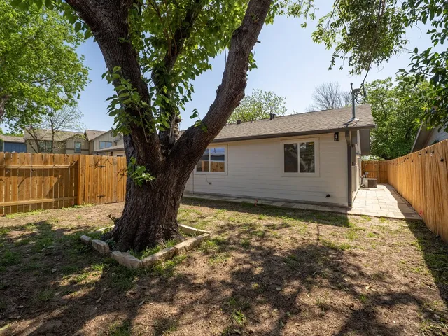 $2,250 | 8314 Bowling Green Drive, Unit B, Austin, TX 78757