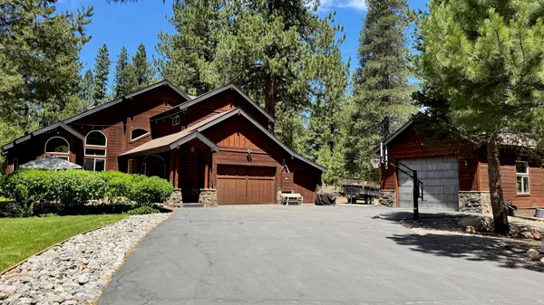 $2,449,000 | 10400 Estates Drive, Truckee, CA 96161
