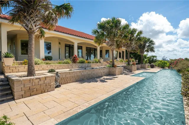 $1,735,000 | 112 Baypoint Drive, Portland, TX 78374