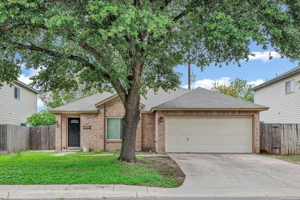 $1,800 | 7927 Hilltop Crest, San Antonio, TX 78251