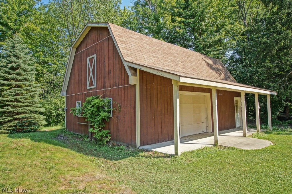 12154 Concord Hambden Road Painesville, OH 44077 - Photo 23 of 25 Barn