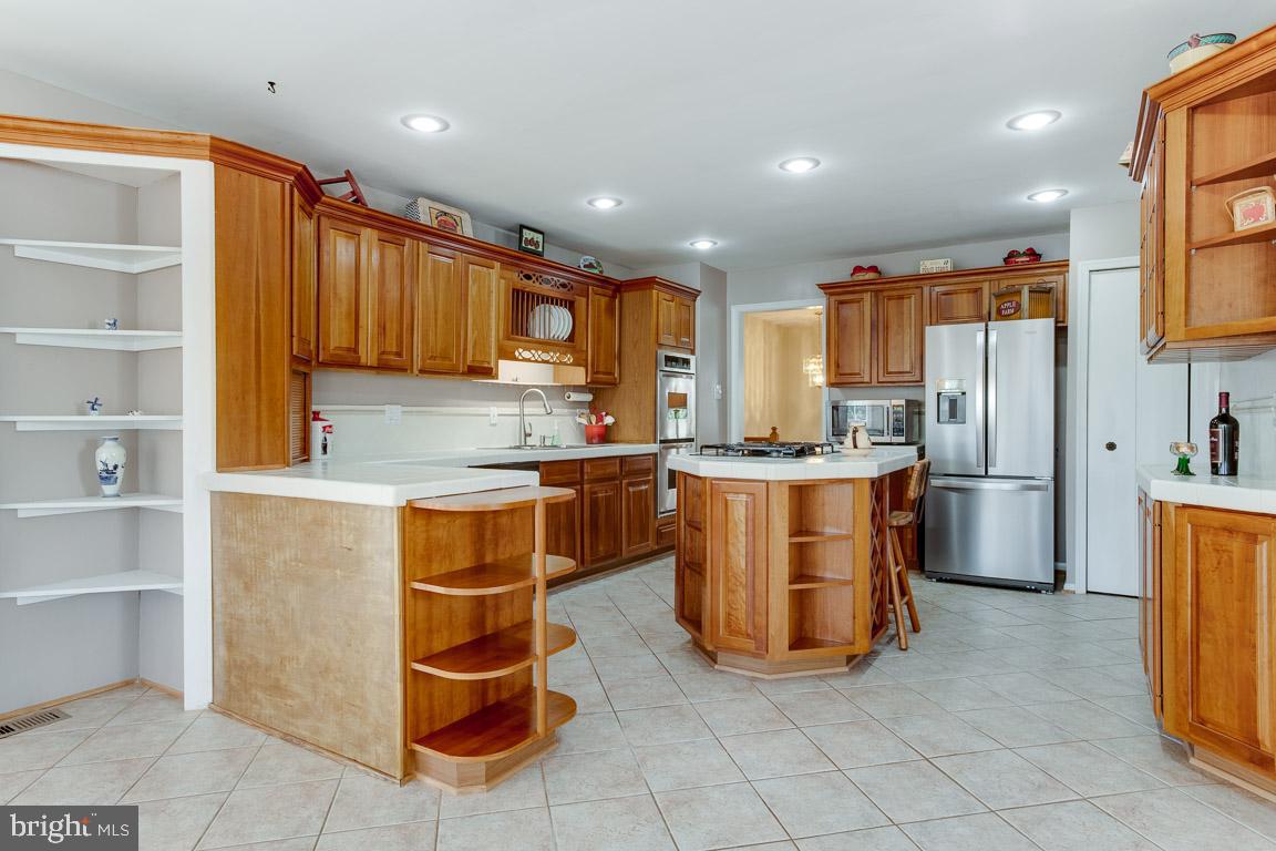6919 Raspberry Plain Place Springfield, VA 22153 - Photo 14 of 51