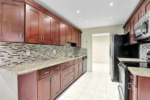 $2,850 | 2215 Northwest 45th Avenue, Unit 2215, Coconut Creek, FL 33066