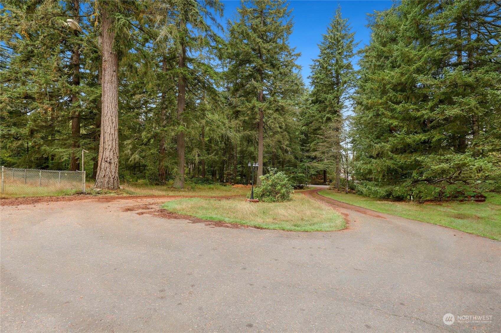 10909 Sidney Road Southwest Port Orchard, WA 98367 - Photo 29 of 34 a view of a backyard