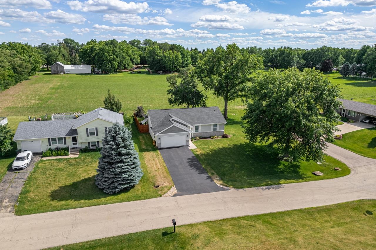 701 Mallard Road Winnebago, IL 61088 - Photo 5 of 51