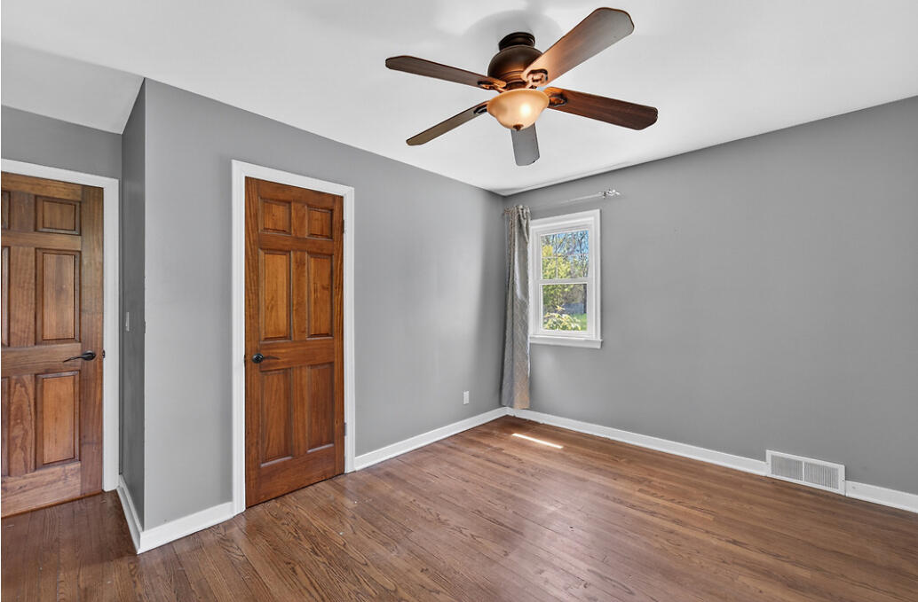 1815 4 Mile Road Caledonia, WI 53402 - Photo 22 of 28 1st Floor Bed