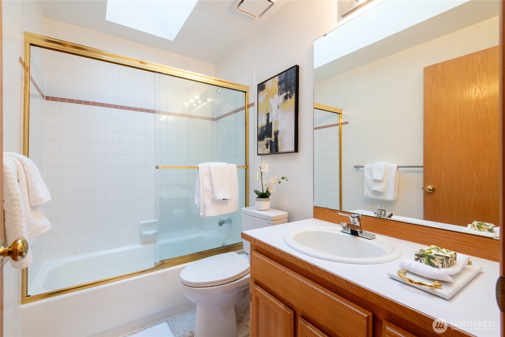 8608 Main Street Edmonds, WA 98026 - Photo 11 of 36