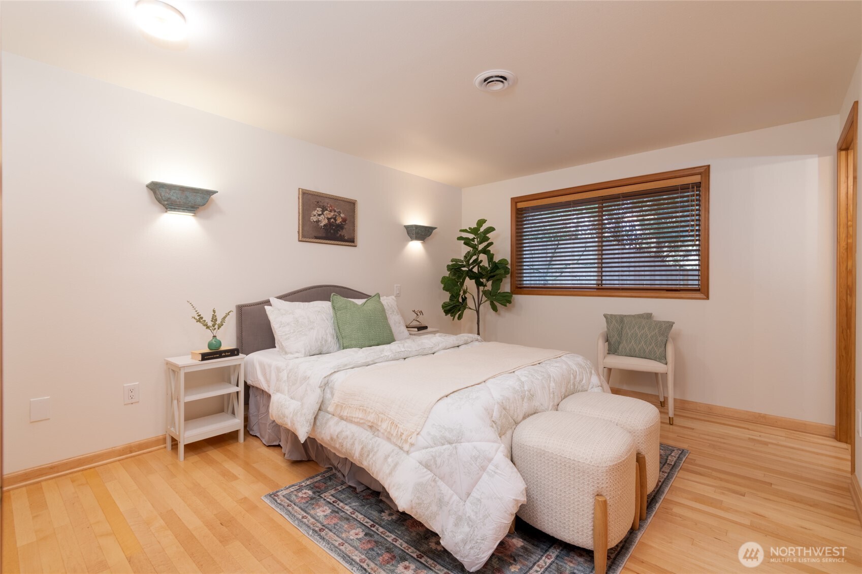 8608 Main Street Edmonds, WA 98026 - Photo 14 of 36