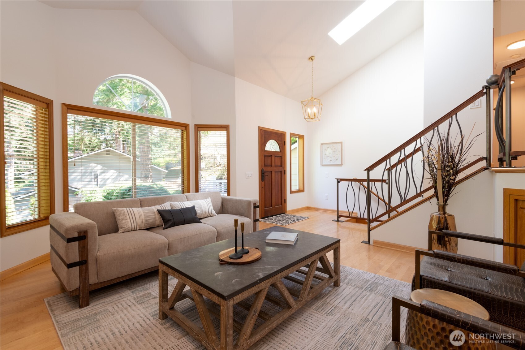 8608 Main Street Edmonds, WA 98026 - Photo 5 of 36