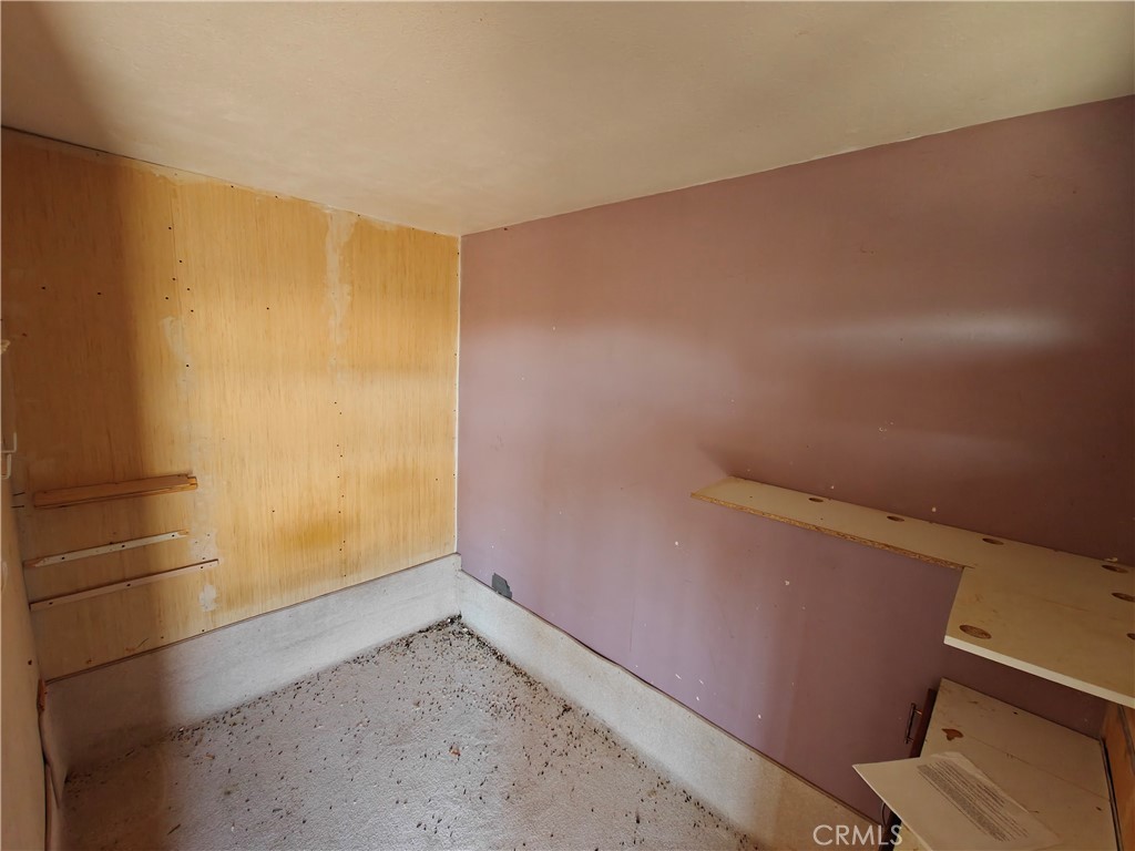 31576 Emerald Road Lucerne Valley, CA 92356 - Photo 21 of 51 a view of small space