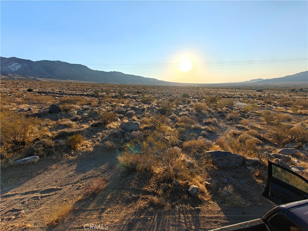 31576 Emerald Road Lucerne Valley, CA 92356 - Photo 6 of 51 a view of city and mountain