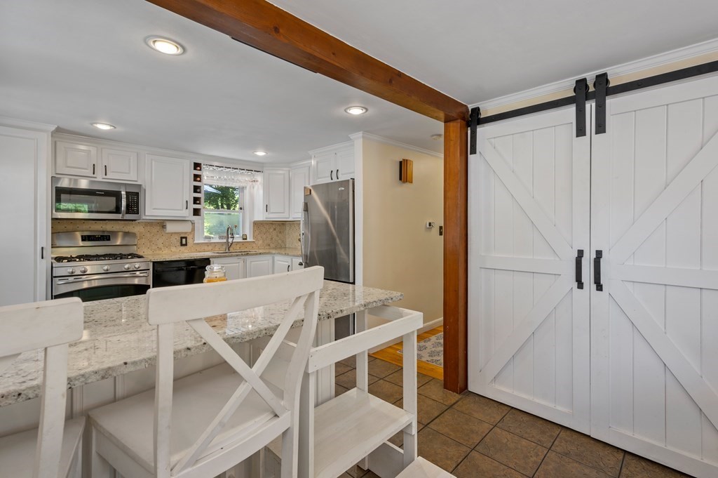43 Wingate Road Weymouth, MA 02189 - Photo 11 of 42 Gallery Image 11