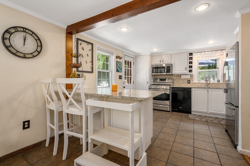43 Wingate Road Weymouth, MA 02189 - Photo 10 of 42 Gallery Image 10