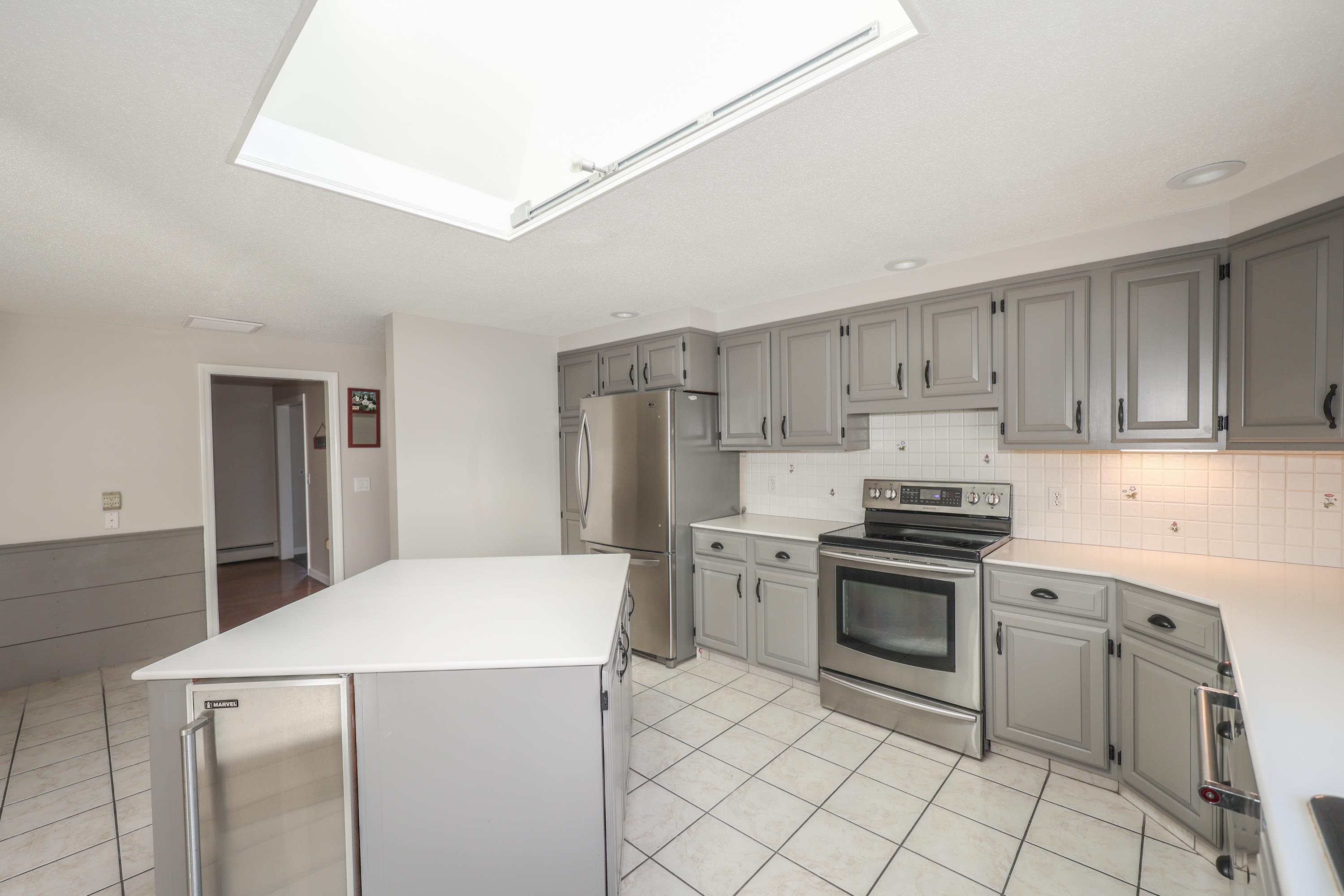 27 Juniper Drive Bedford, NH 03110 - Photo 20 of 40