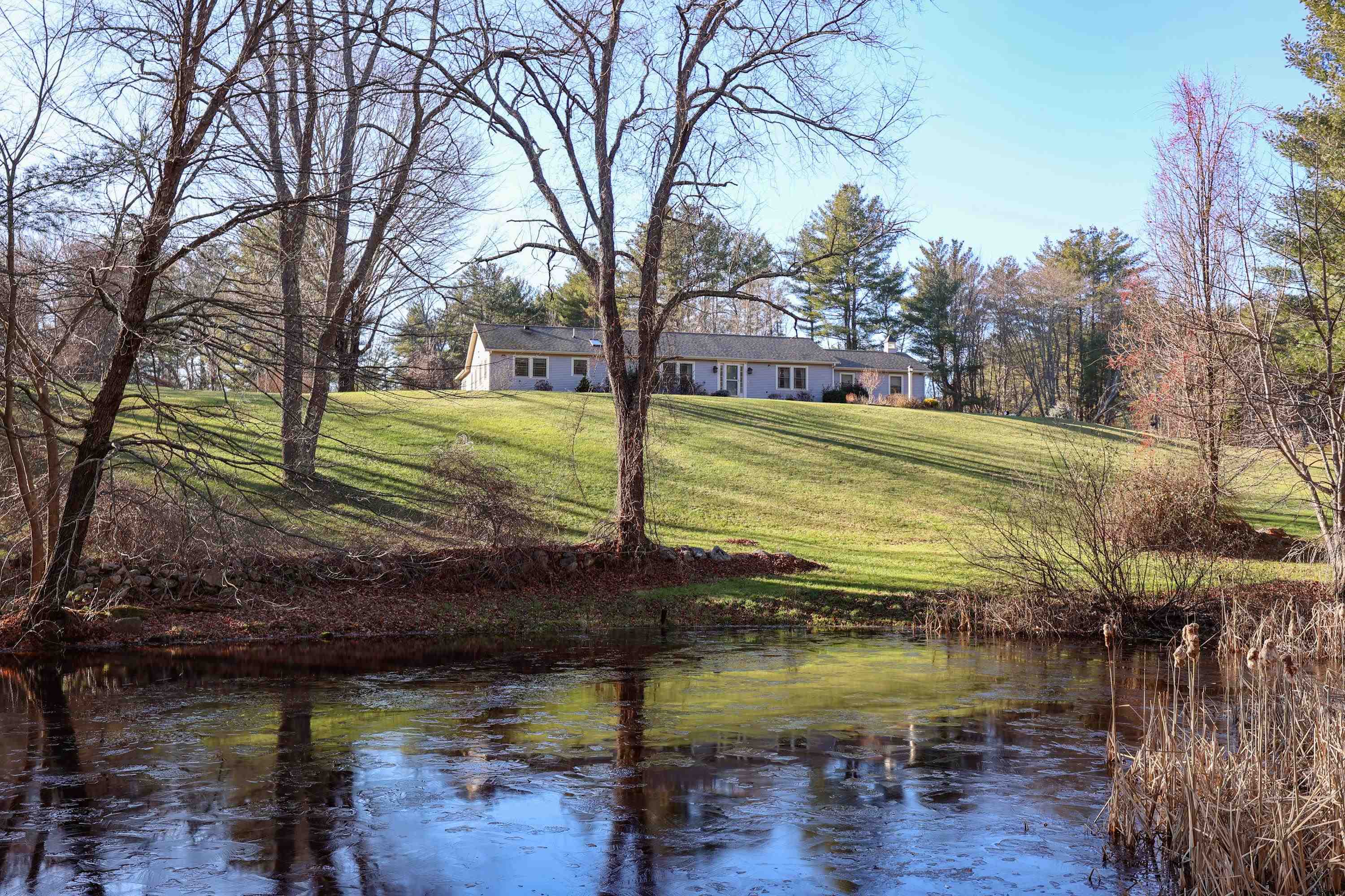 27 Juniper Drive Bedford, NH 03110 - Photo 2 of 40