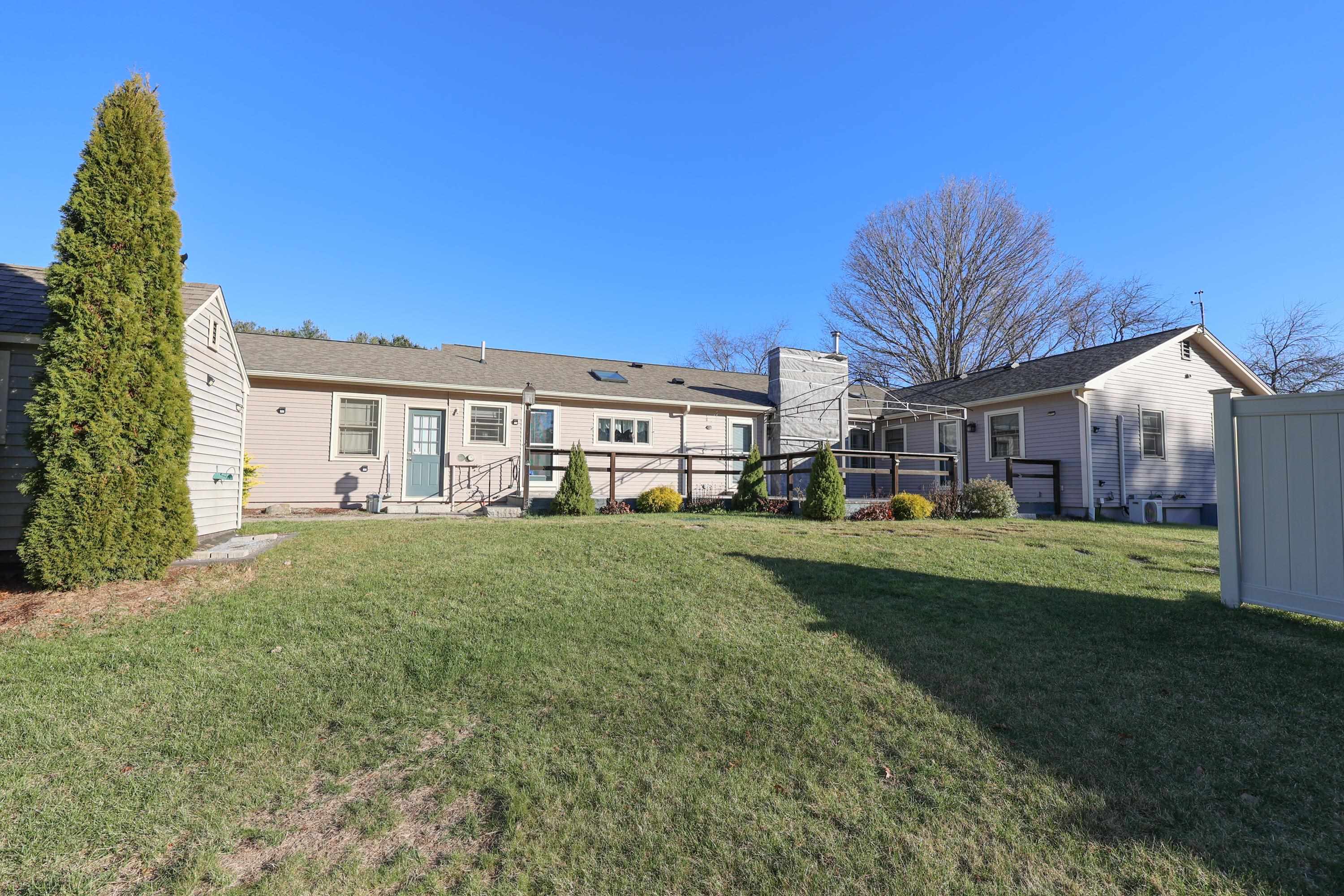 27 Juniper Drive Bedford, NH 03110 - Photo 3 of 40