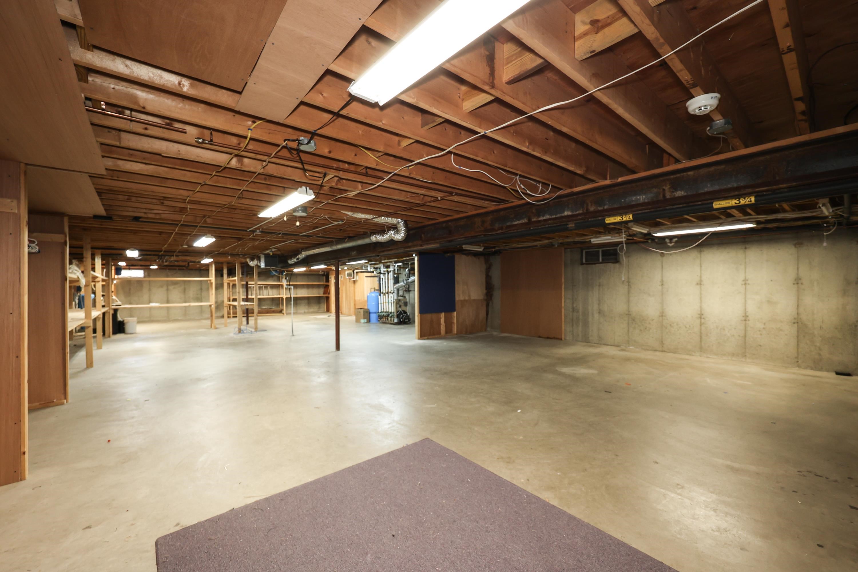 27 Juniper Drive Bedford, NH 03110 - Photo 38 of 40