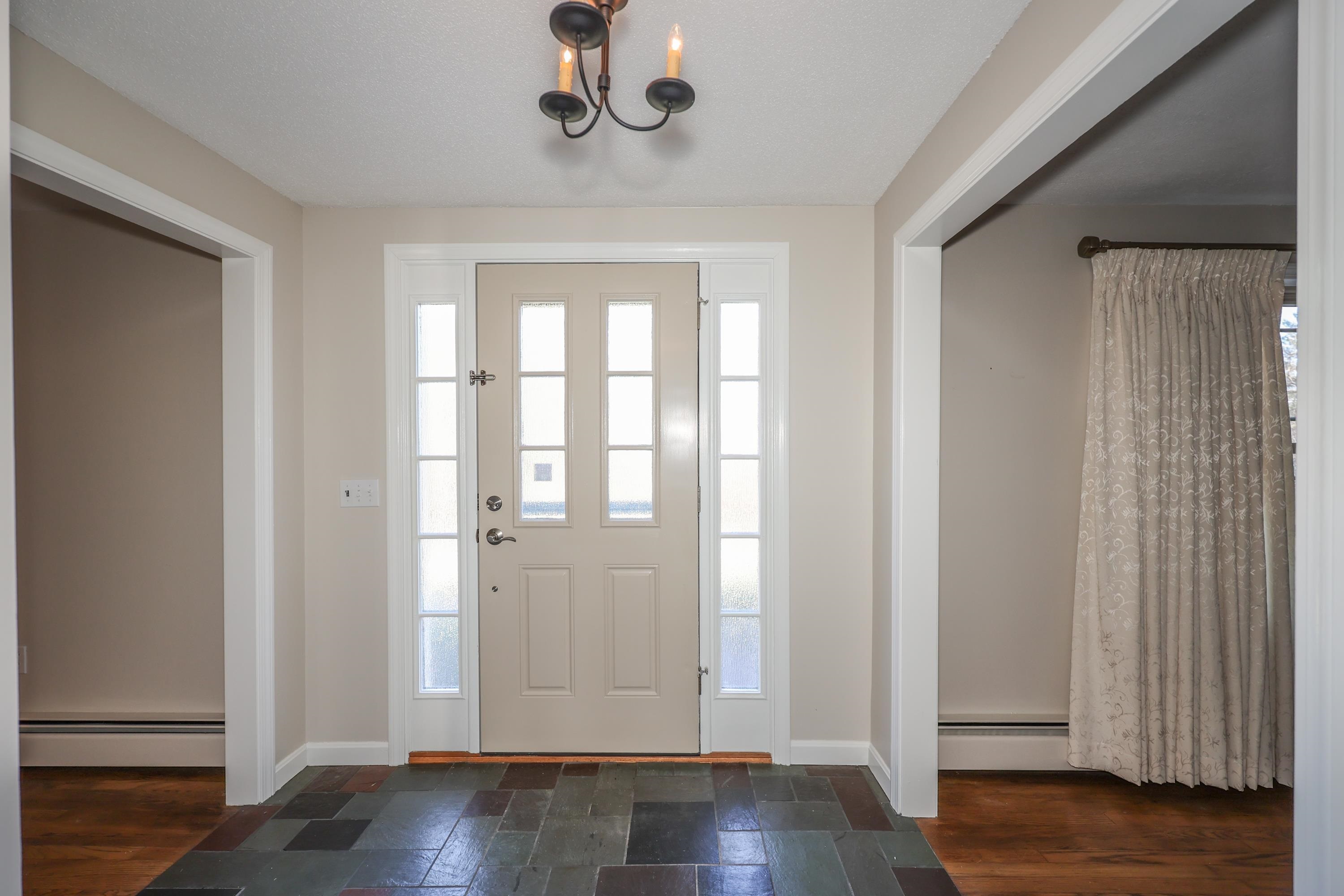 27 Juniper Drive Bedford, NH 03110 - Photo 9 of 40