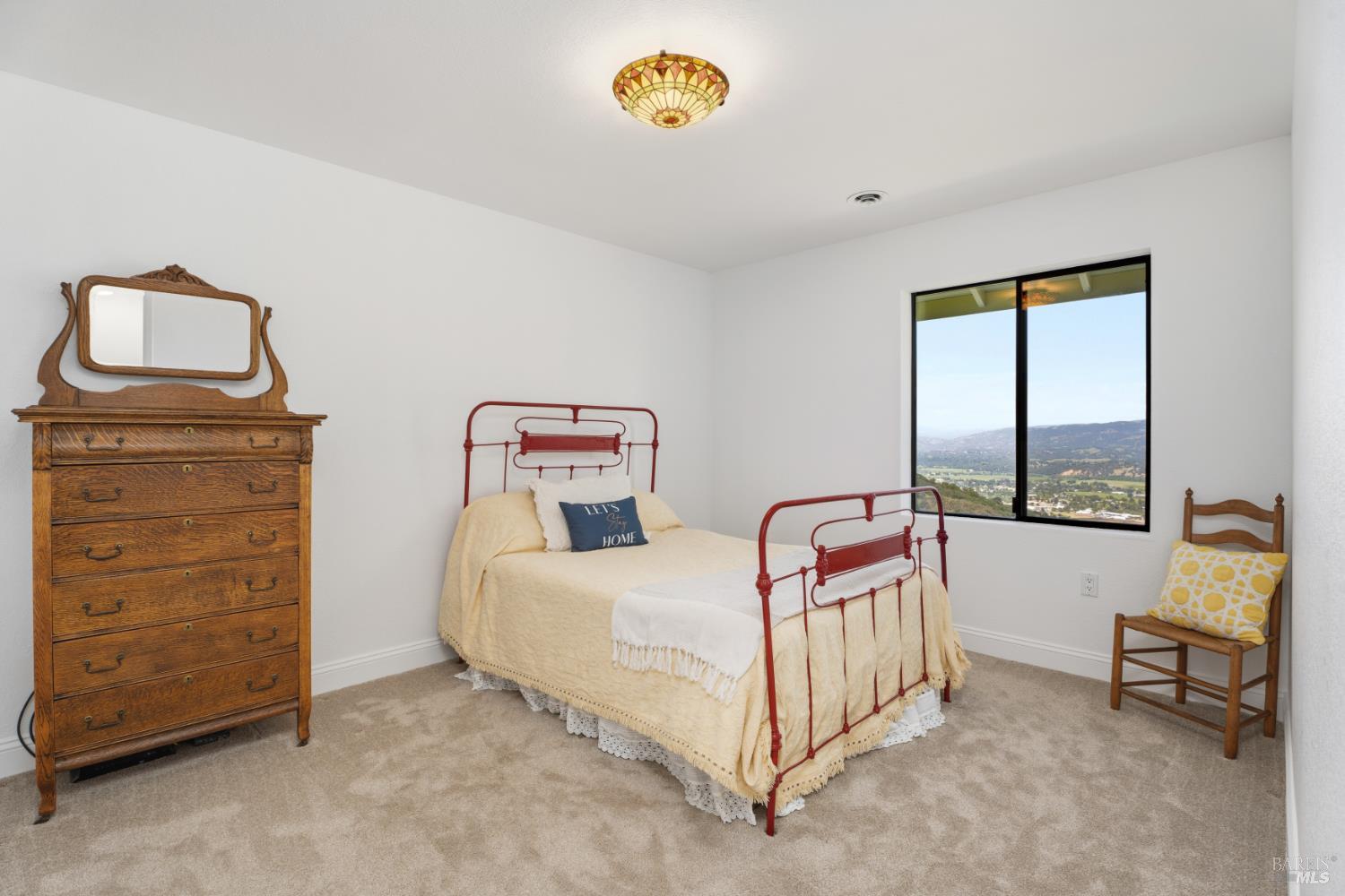 1455 Oak Knoll Road Ukiah, CA 95482 - Photo 16 of 54 NorthWest facing room.